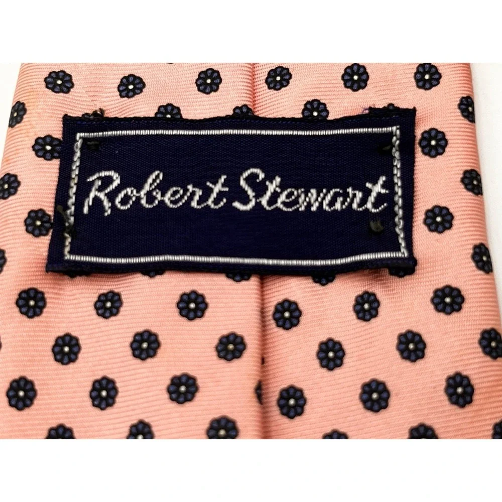 Vintage 100% Silk Pink Floral Men's Neck Tie Robert Stewart 2.75